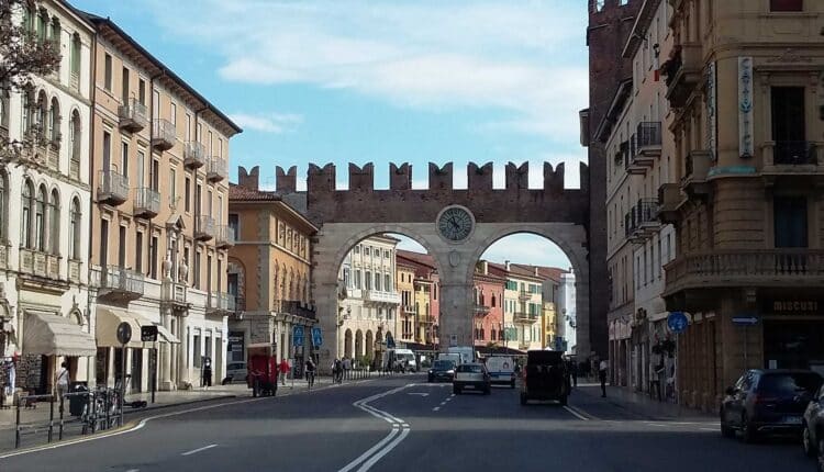 Asti: arrestato il presunto rapinatore delle farmacie.