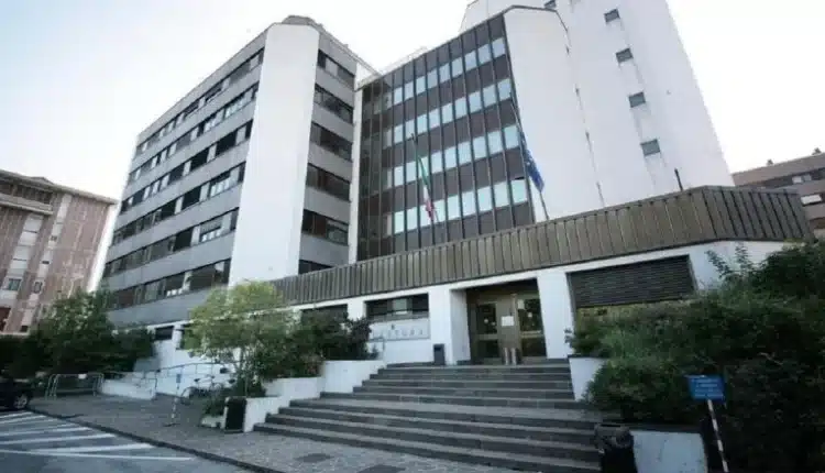 Vicenza: identificati i responsabili di una rapina ai danni di una donna alla fermata dell'autobus.