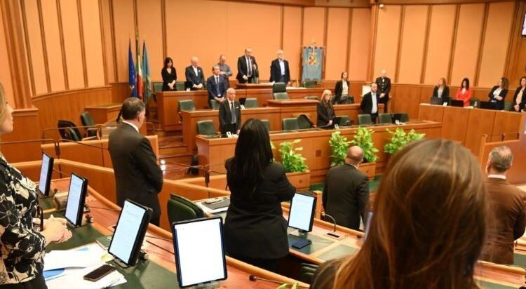 Lazio: approvata legge sul caregiver familiare