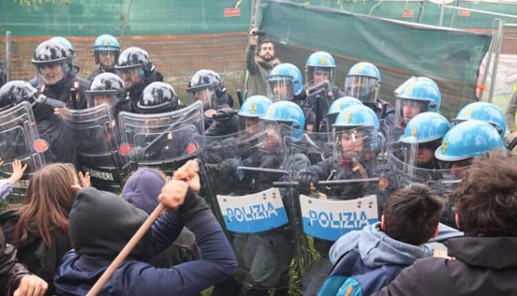 Viminale: vicinanza e solidarietà con le Forze dell'Ordine di Bologna