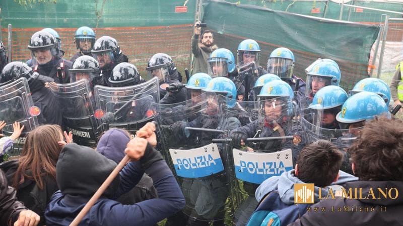 Viminale: vicinanza e solidarietà con le Forze dell'Ordine di Bologna