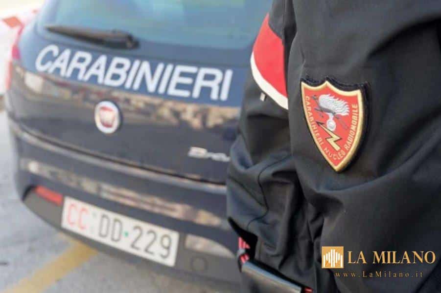 Napoli: Carabinieri denunciano 4 persone per furto aggravato