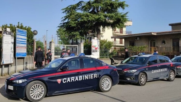 Cimitile, false attestazioni e assenteismo negli uffici del Comune: 4 persone sospese dal servizio.