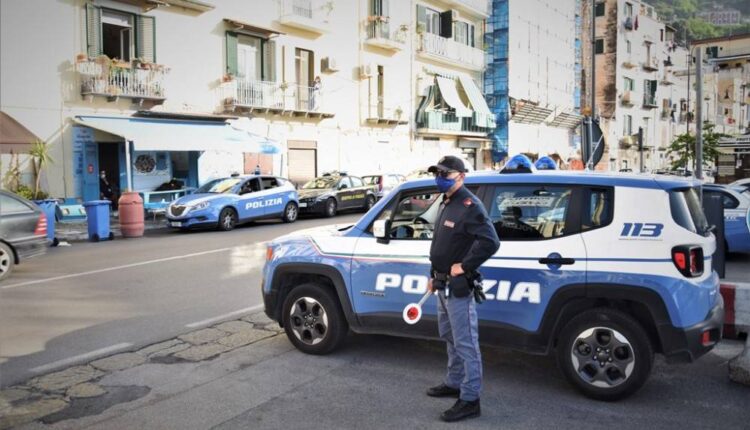 Napoli. Controlli della Polizia di Stato a Castellammare di Stabia: identificate 117 persone e controllati 67 veicoli.