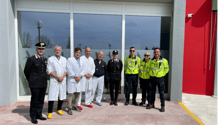 Porto Garibaldi, Ferrara. Carabiniera e operatori del 118 salvano un ragazzo dopo un incidente stradale.