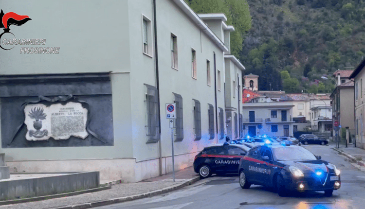 San Donato Val di Comino: alla guida in stato di ebbrezza, finisce fuori strada. Ritirata la patente dai Carabinieri. 