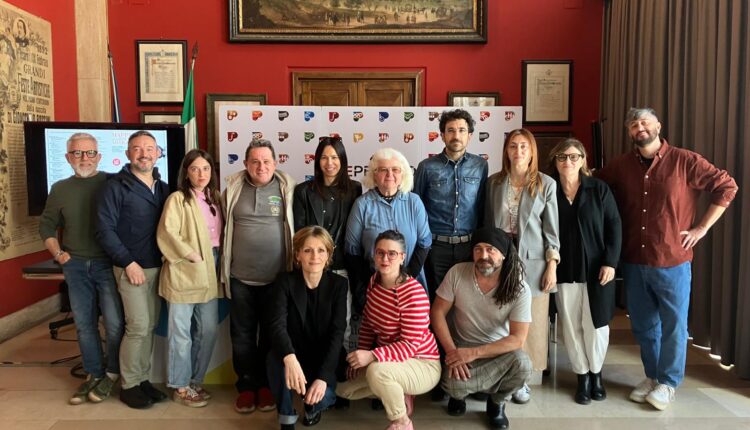 Pesaro. Presentata la mappa cartacea delle Botteghe Artigiane. 