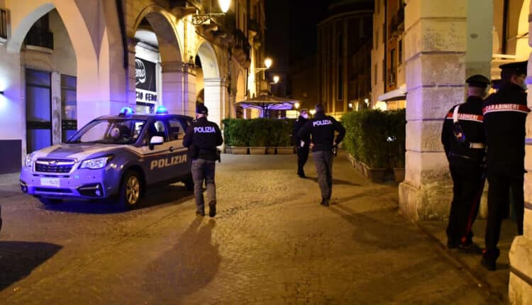 Vicenza. Presenza di gruppi giovanili molesti: intensificati i controlli serali in centro della Polizia di Stato.