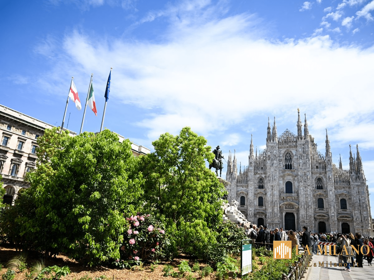 Milano, inizia il progetto "Oasi Zegna nel mondo": consegnate le nuove aiuole di piazza Duomo