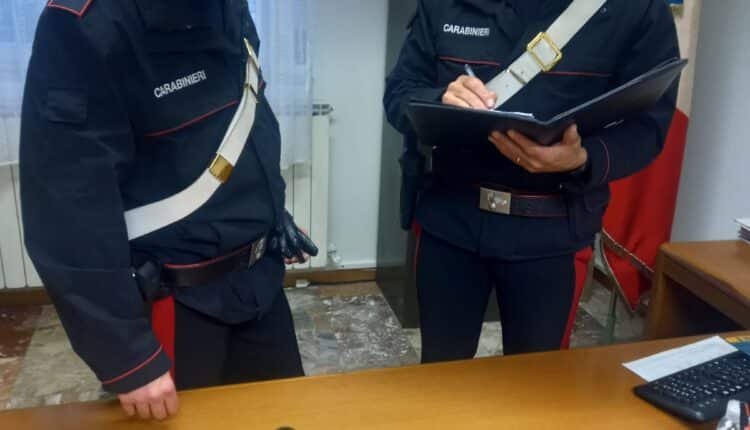 Perugia, getta dall'auto sette dosi di cocaina: arrestato 28enne dai Carabinieri