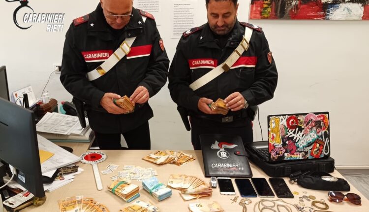 Cittaducale (RI): 3 denunce per ricettazione e spaccio di droga. Sequestrati 45.000 euro in contanti.