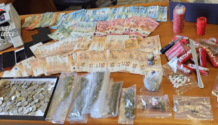 Porto Cesareo. Arrestati due spacciatori per droga e denaro nascosti in casa.