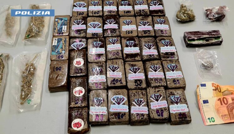 Segrate, Milano. 3 kg di hashish in cantina: la Polizia di Stato arresta un 28enne ecuadoregno.