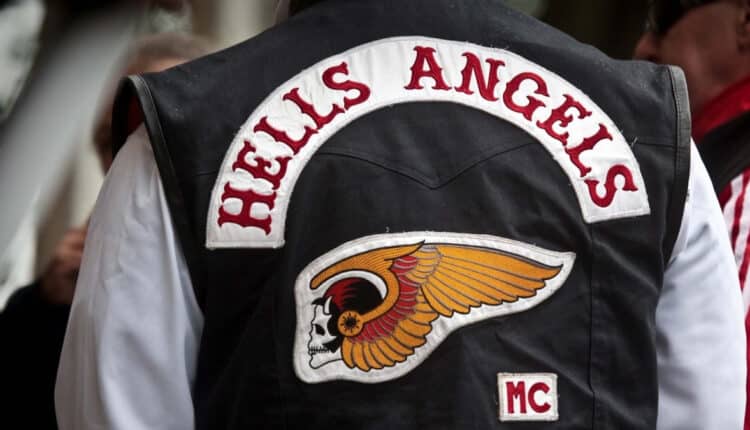 Bolzano. Aggressioni e minacce tra bande di motociclisti: il Questore emette 8 Fogli di Via Obbligatori, sequestra le armi e revoca il porto d’arma a tutti gli indagati.