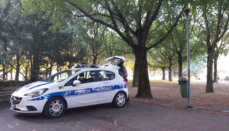 Modena. Arrestato spacciatore di crack di origine nigeriana sui Viali del parco delle Mura.