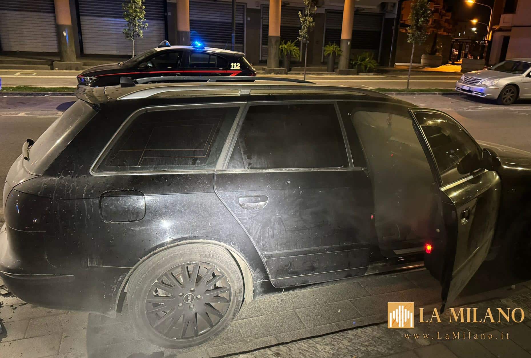 Acerra, incendia un'auto e poi si ferma ad ammirare il rogo: 40enne arrestato dai Carabinieri
