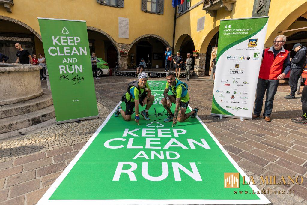 Milano. Gli eco-runner di Keep Clean & Run raggiungono Palazzo Marino per un saluto istituzionale passando per l'hinterland sud-ovest di Milano.