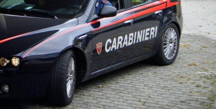 Forlì, 43enne vittima di truffa on line: denunciato 21enne dai carabinieri