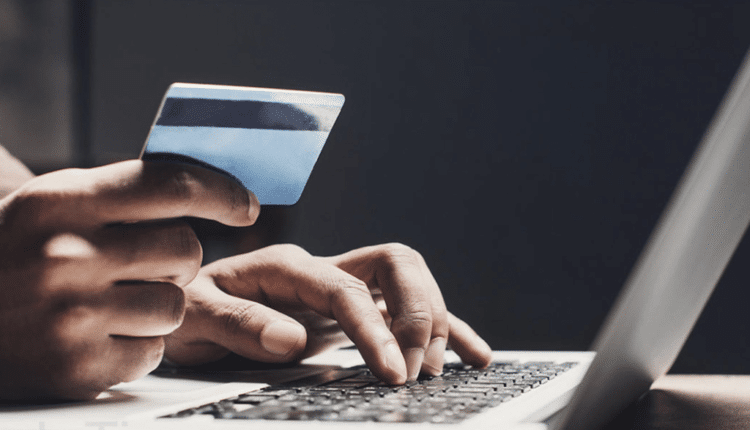 Foggia. Frode tramite phishing per importo di 43.300 euro: identificati i 2 autori della truffa, sequestrate carte e bancomat.