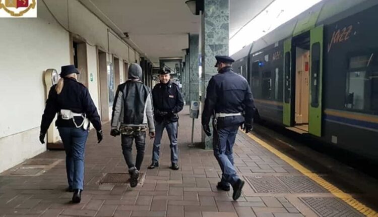Milano, stazioni Centrale e Porta Garibaldi: 2 arresti per furto e destinataria di un provvedimento di cattura