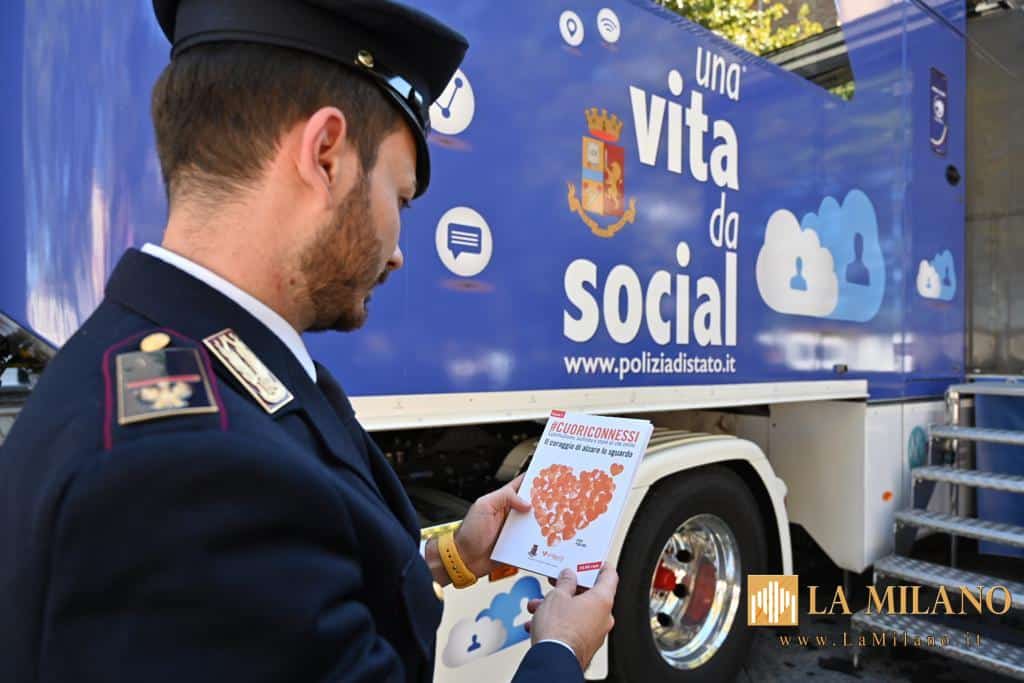 Napoli: XI Edizione di "Una vita da Social", campagna educativa itinerante della Polizia di Stato.