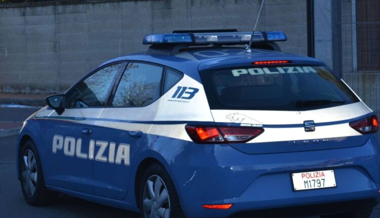 Milano. La Polizia di Stato ha arrestato un cittadino italiano di 53 anni, con precedenti penali e di polizia, per furto aggravato e continuato.
