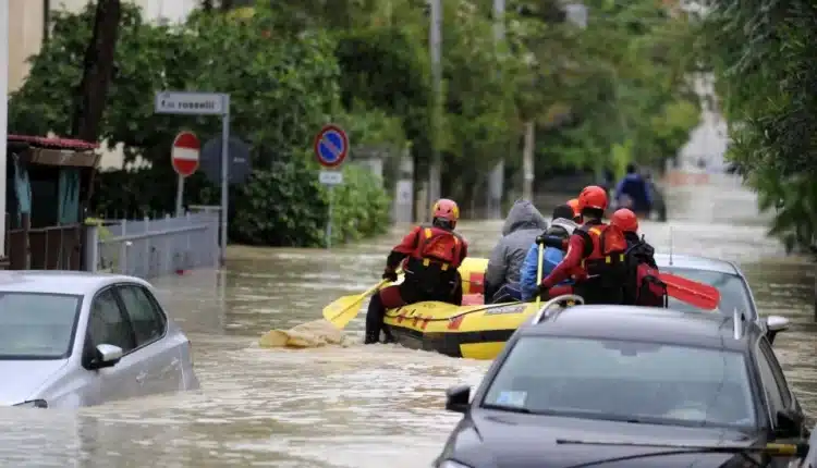 Bologna, dalla Regione quasi 6 milioni per la sostituzione di 1253 mezzi alluvionati