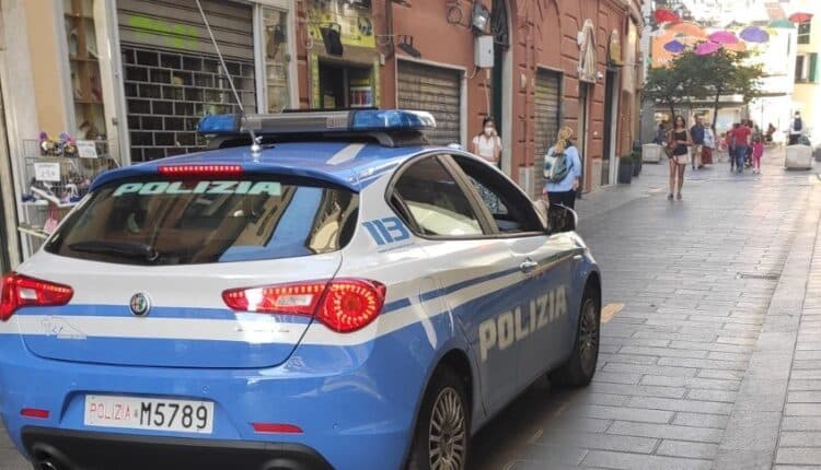 Fondamentale per l’attività investigativa sviluppata dai poliziotti del Commissariato di Sestri Ponente è stata l’accurata descrizione fornita dalla vittima e le immagini recuperate dalle telecamere