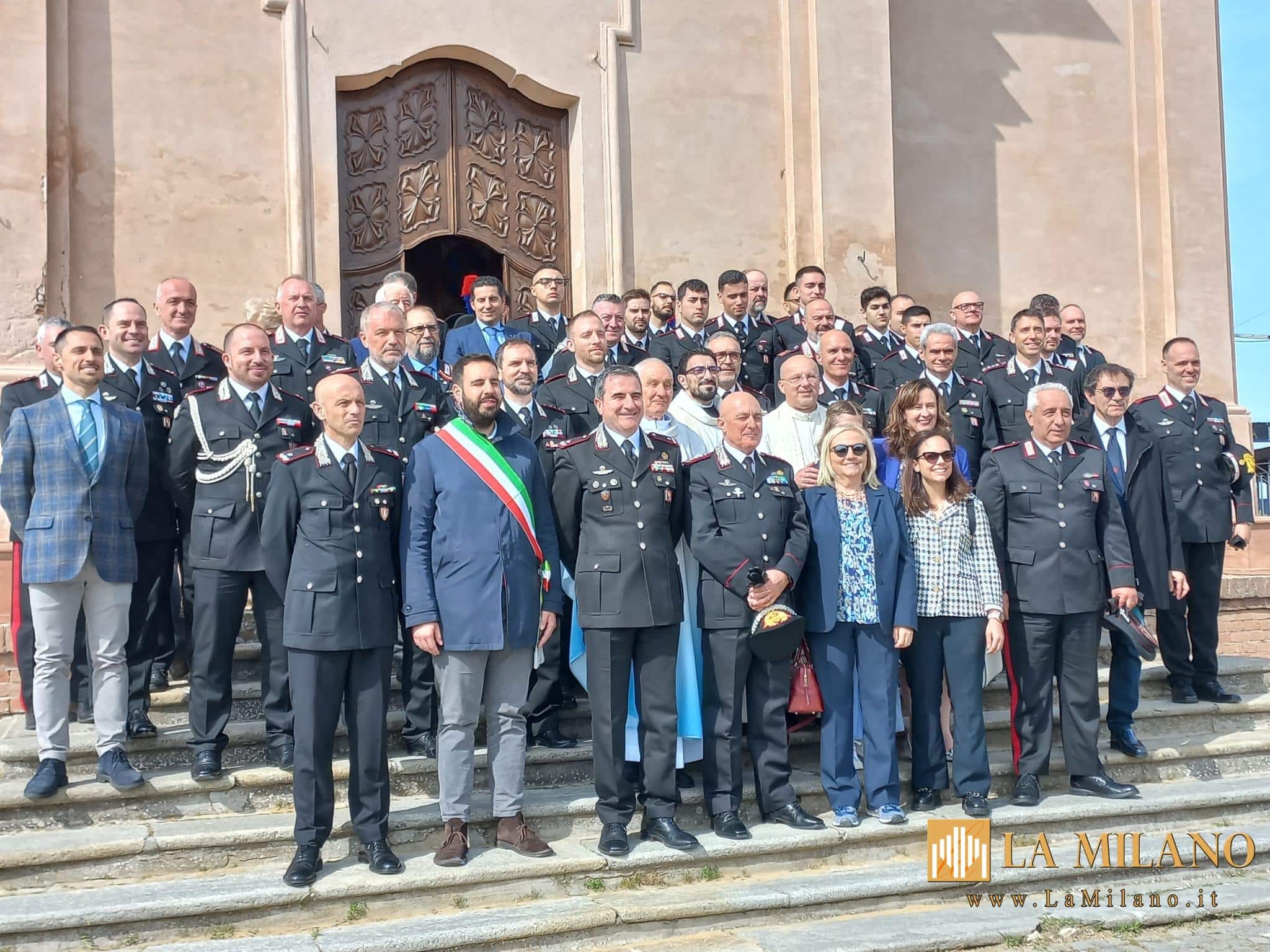 Asti: il Comandante interregionale dei Carabinieri Gino Micale saluta i militari del Comando Provinciale di Asti.