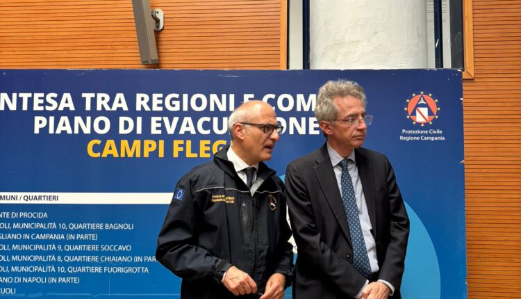 Bagnoli, l'incontro con i cittadini sul fenomeno del bradisismo