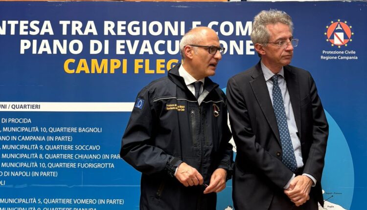 Bagnoli, l'incontro con i cittadini sul fenomeno del bradisismo