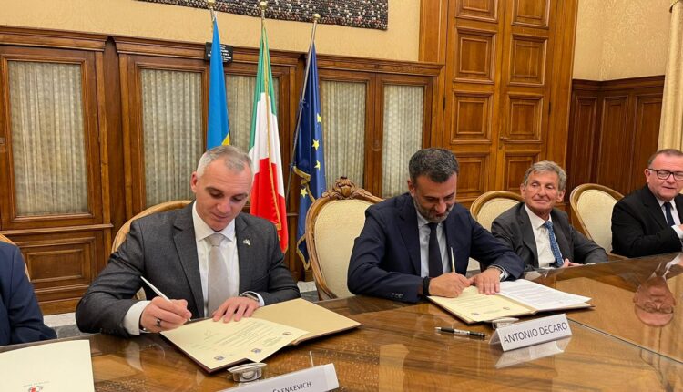 Il sindaco di Bari e il sindaco della città ucraina di Mykolaiv siglano una lettera di intenti in vista del gemellaggio tra i due comuni
