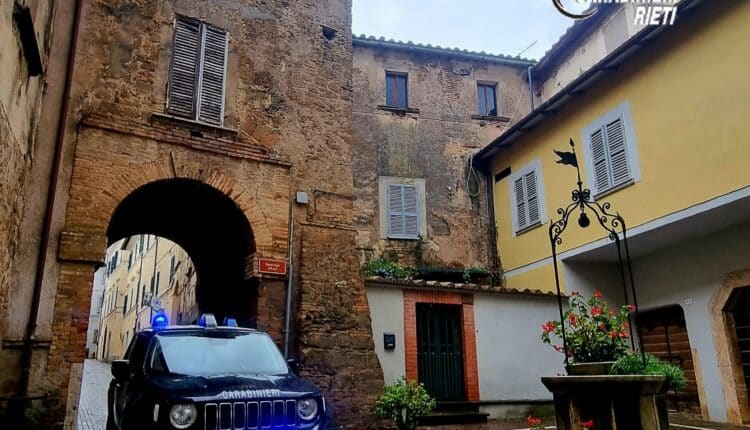 Collevecchio (RI): 20enne viene trovato con l'hashish in casa, denunciato