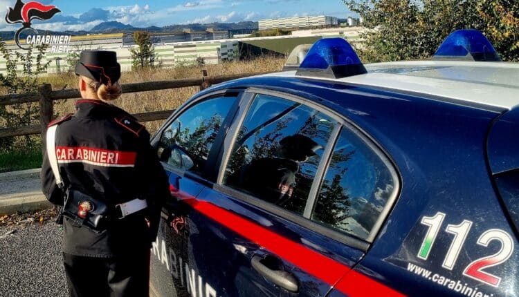 Passo Corese, aggredisce una ragazza che rifiuta le sue avances: arrestato 24enne straniero