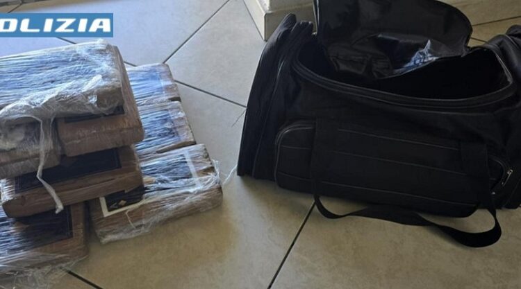 Milano, 2 uomini e una donna sorpresi in possesso di oltre 45 chili di droga: arrestati dalla Polizia di Stato