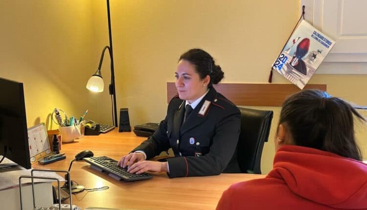 Bologna: divieto di avvicinamento e braccialetto elettronico per un 44enne ossessivo verso la ex