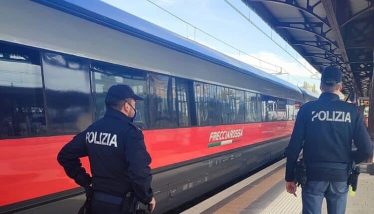 Milano Centrale, ruba un portafoglio a bordo di un treno: 25enne arrestata