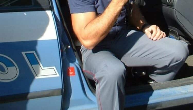Rimini, cerca di scappare con della merce rubata e aggredisce la guardia giurata: arrestato dalla Polizia di Stato