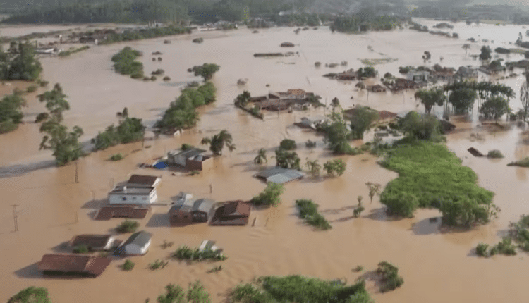 Brasile, sale a 100 morti il bilancio delle inondazioni nel sud del Paese