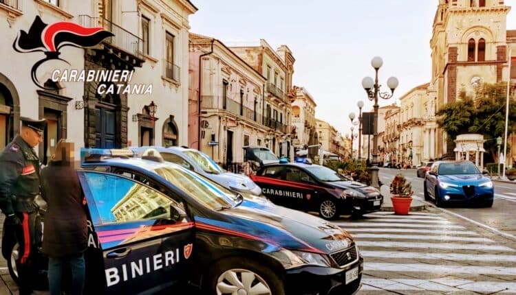 Catania, maltrattava l'ex compagna minacciandola di morte: arrestato 36enne dai Carabinieri