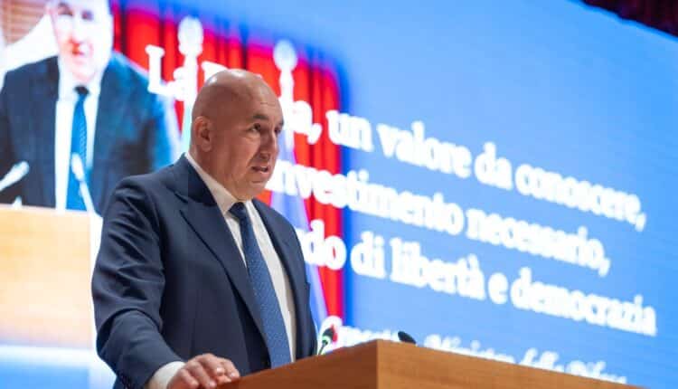 Carabinieri lectio magistralis del ministro Crosetto presso la Scuola Ufficiali