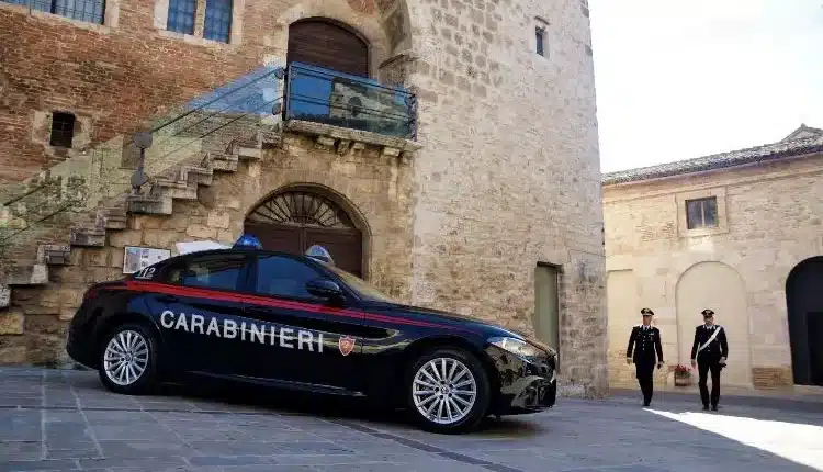 Collevecchio, denunciato un uomo per guida senza patente: si rifiuta di sottoporsi all'alcol test