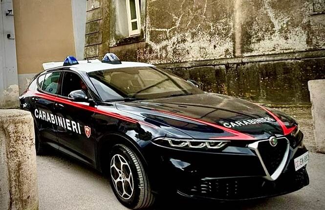 Casagiove: usava un incavo nel muro come base di spaccio, arrestato dai Carabinieri.