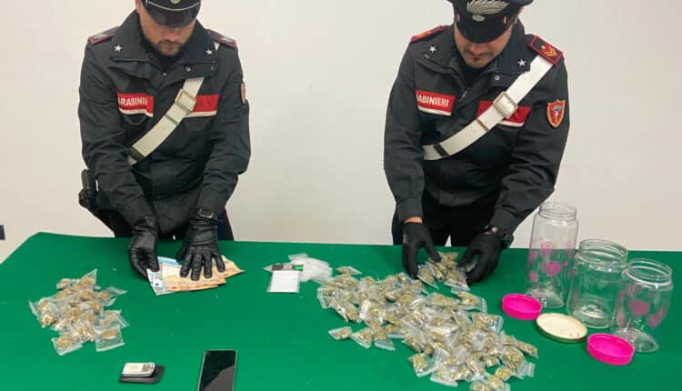 Castellammare di Stabia e Gragnano: contrasto alla droga, un arresto e un sequestro dei Carabinieri.