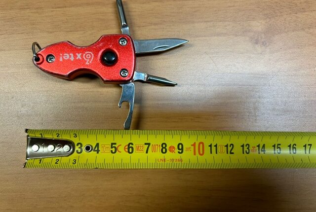 Castiglione del Lago: in auto con due coltelli ed un bastone telescopico, i Carabinieri denunciano un 36enne.