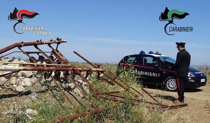 Catania: armati di flex, avevano abbattuto un traliccio per rubare il ferro, arrestati dai Carabinieri.