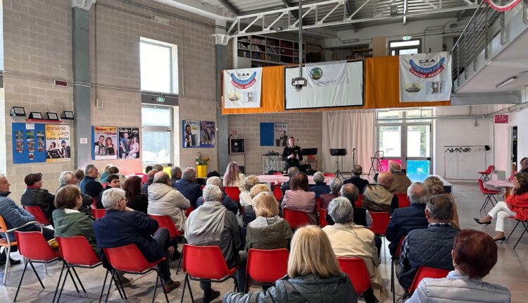 Città della Pieve: truffatori che si fingono appartenenti alle forze dell’ordine, i suggerimenti dei Carabinieri che incontrano la popolazione di Tavernelle di Panicale.