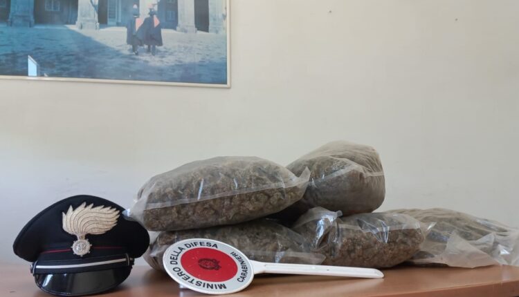 Enna: scoperto con 5 kg di droga, 33enne arrestato dai carabinieri.
