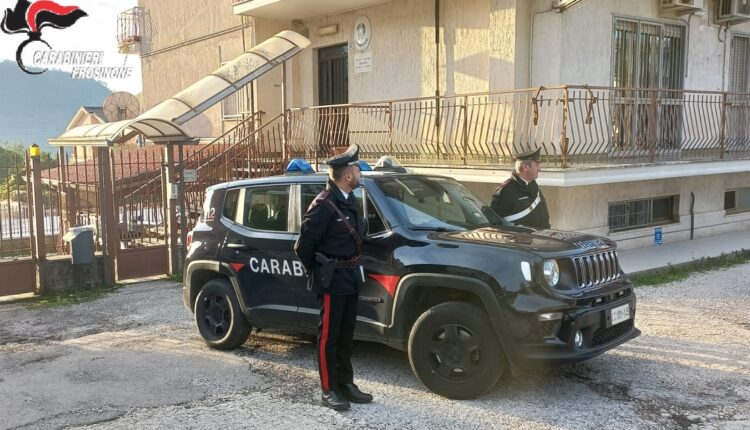 Frosinone, perseguitava l'ex moglie, maltrattata e ferita: scatta il divieto di avvicinamento per  un 50enne pregiudicato