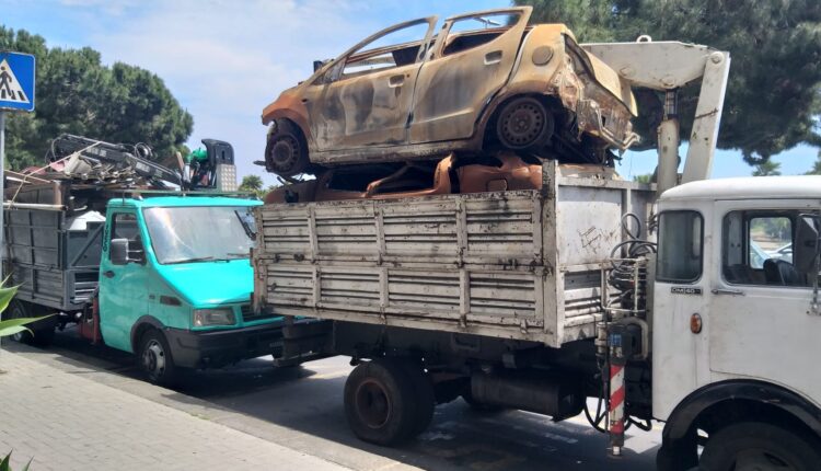 Catania, traffico illecito di rifiuti: denunce, sequestri e sanzioni